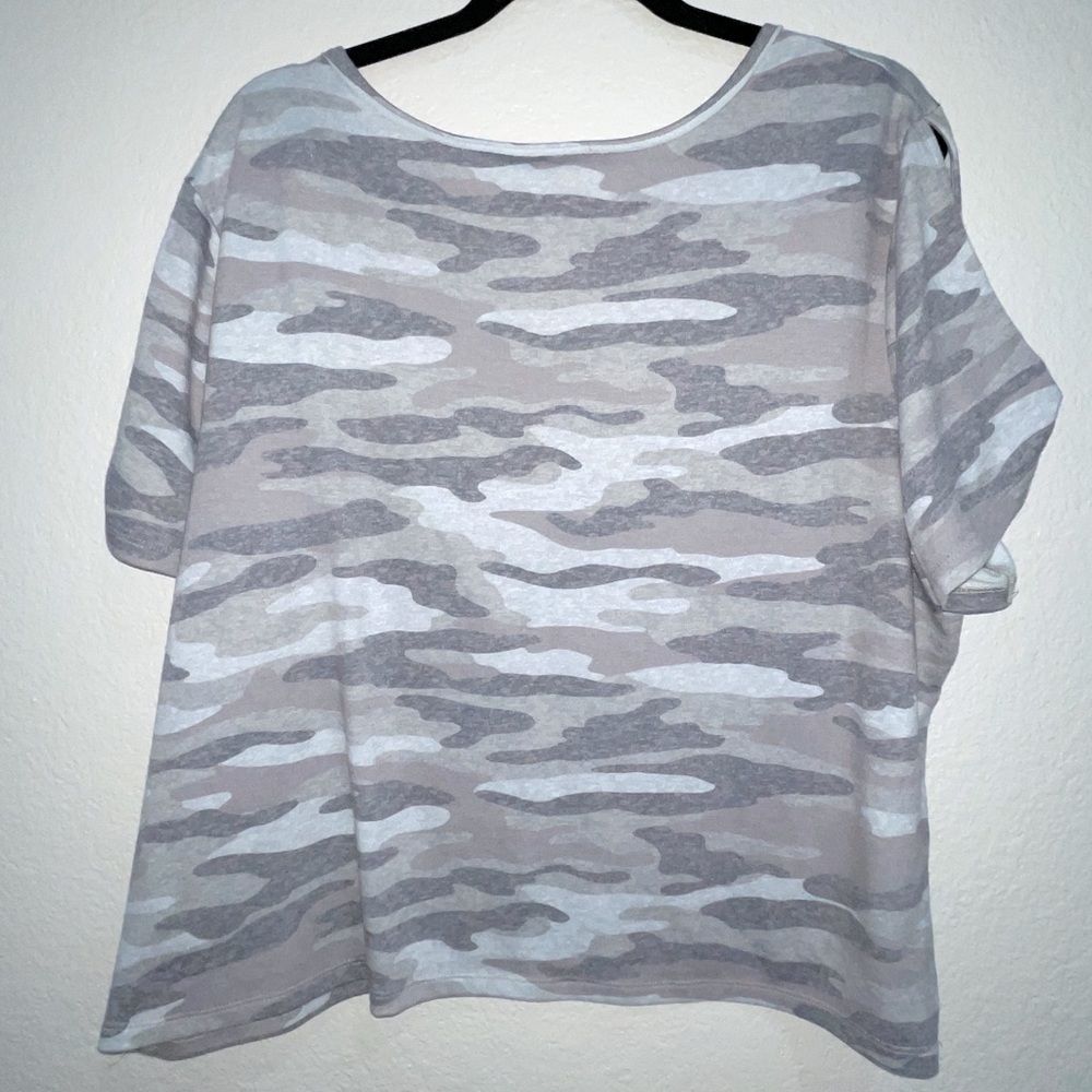 LIKE NEW CATO GRAY CAMO TOP - Picture 3 of 5